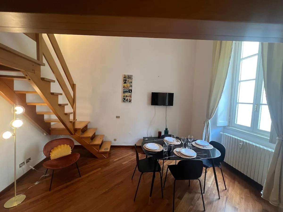 Comfortable And Quiet Sant'Ambrogio Apartment ミラノ