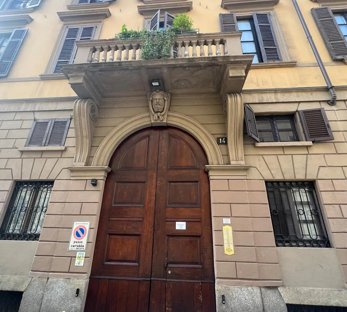 Comfortable And Quiet Sant'Ambrogio Apartment ミラノ